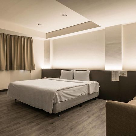 Lotus Yuan Business Hotel Zhongli Bagian luar foto