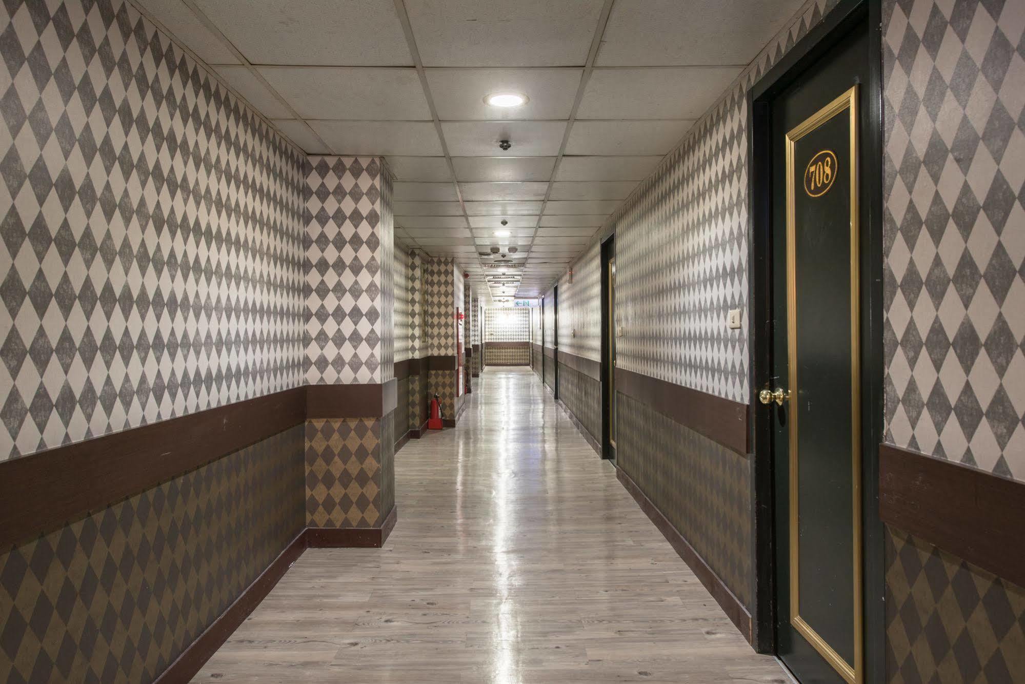 Lotus Yuan Business Hotel Zhongli Bagian luar foto